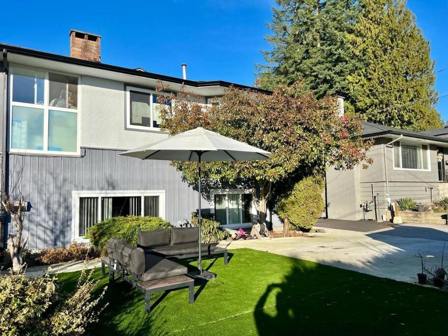 Westview Vacation Rental - Two Br House North Vancouver Exterior photo