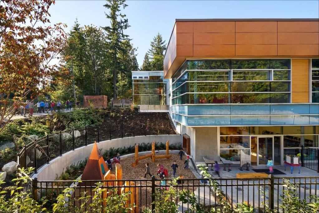Westview Vacation Rental - Two Br House North Vancouver Exterior photo
