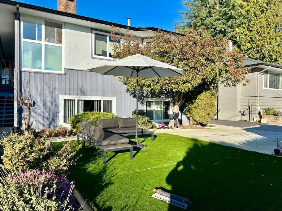 Westview Vacation Rental - Two Br House North Vancouver Exterior photo